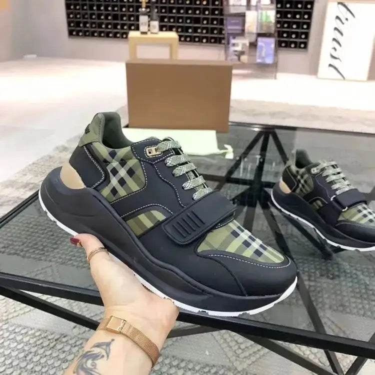 2023 Designer Wholesale Flat Sneakers New Luxury Design Sneakers Latest Breathable Walking For Men And Women